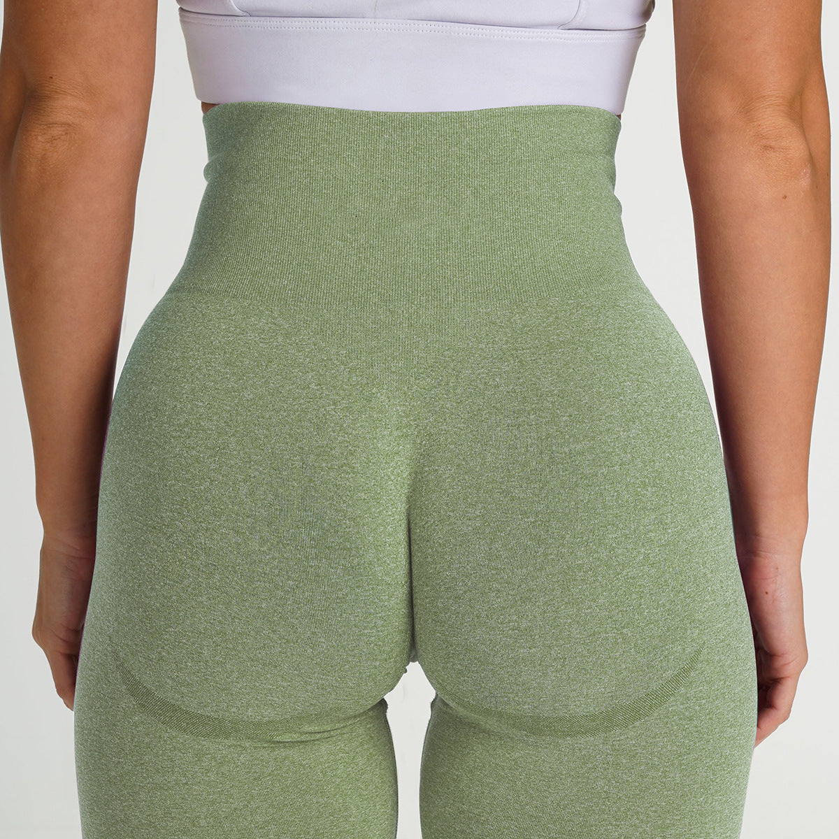 Hzori 2023 Trendy Fashion Trending Sports Fitness Yoga Pants Crescent Seamless Five-Point Tight Shorts for Women
