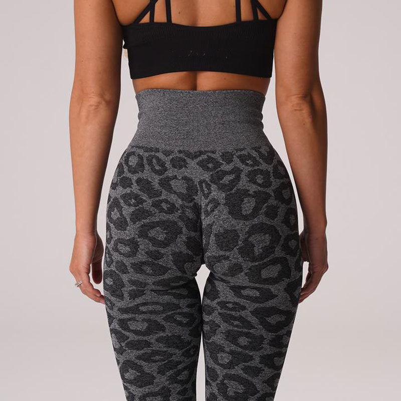 Hzori Popular Snowflake Leopard Print Cropped Pants Leopard Jacquard Seamless Animal Pattern Yoga Trousers